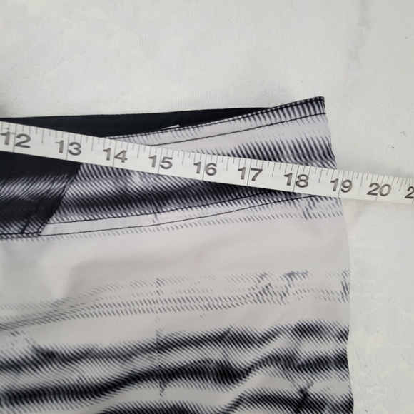 Men's Oakley Boardshorts Size 36 Trunks - Picture 9 of 13